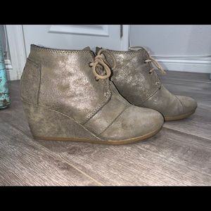 Toms Wedge Booties Gunmetal Metallic Size 7